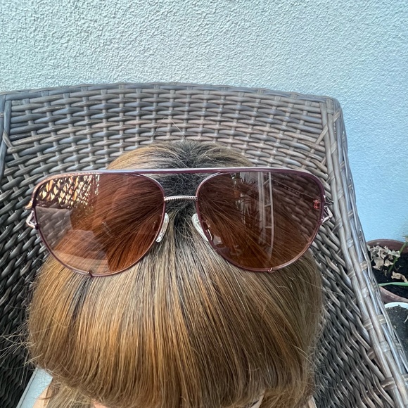 QUAY AUSTRALIA HIGH KEY TWIST SUNGLASSES - Picture 4 of 11